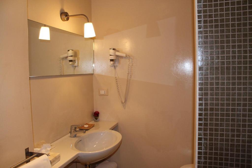 Hotel Touring Livorno Oda fotoğraf